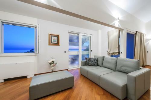 Primosten Villa Sleeps 14 Pool Air Con Wifi