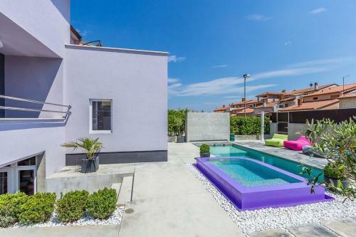 Holiday Home Moderna