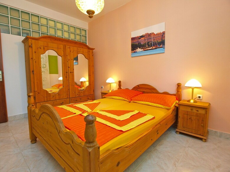 Apartments Ivan 65