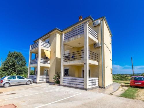 Apartment House Valbandon
