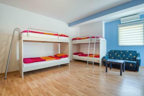 Hostel Step2