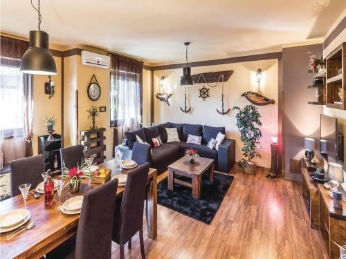 Two-bedroom Apartment In Pula