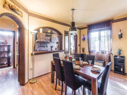 Two-bedroom Apartment In Pula