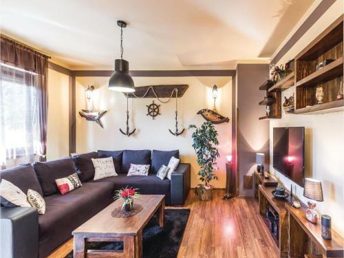 Two-bedroom Apartment In Pula