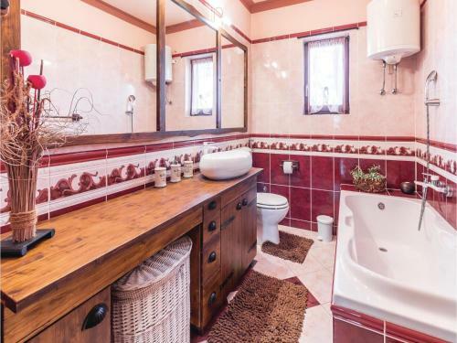 Two-bedroom Apartment In Pula