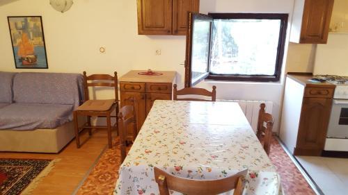 Apartments By The Sea Banjole (pula) - 3002