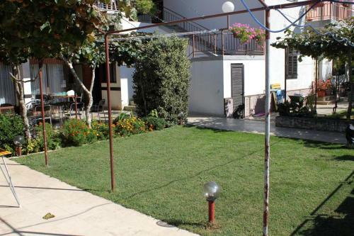 Apartments By The Sea Banjole (pula) - 3002