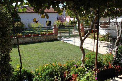 Apartments By The Sea Banjole (pula) - 3002