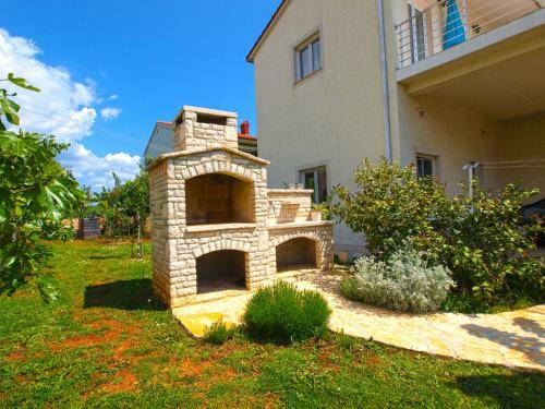 Apartment Veli Vrh 72