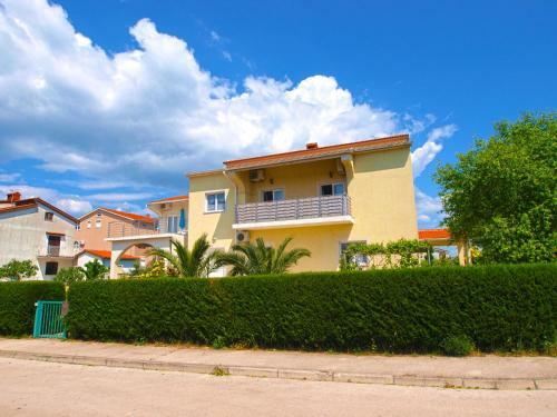 Apartment Veli Vrh 72