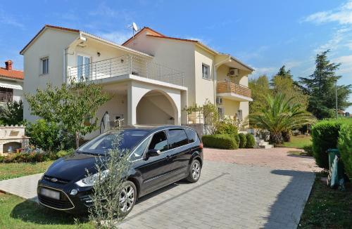 Apartment Veli Vrh 72