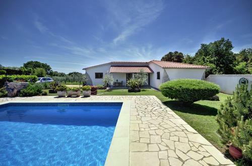 Apartments Karsiole