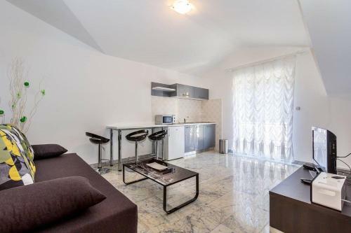 Apartments Ori