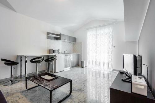 Apartments Ori