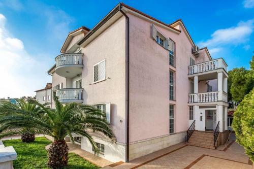 Apartments Ori