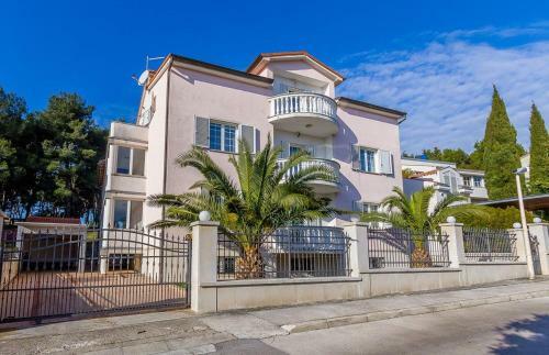 Apartments Ori