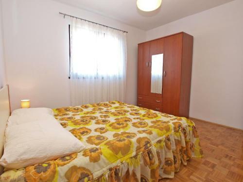 Apartment Gortanova 942