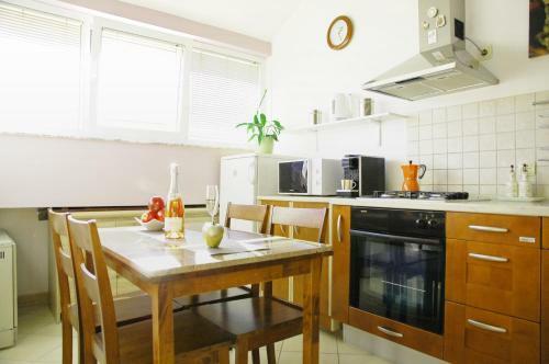 Center Stylish Apartment