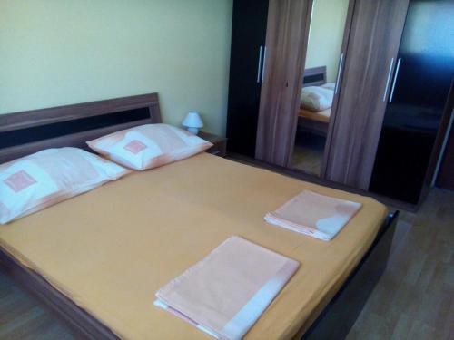 Apartments With A Parking Space Banjol (Rab) - 15463