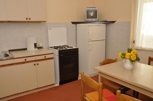 Apartments By The Sea Barbat (rab) - 14512