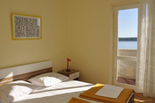 Apartments By The Sea Barbat (rab) - 14512