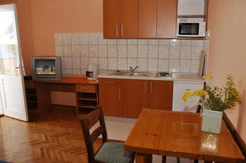 Apartments By The Sea Barbat (rab) - 14512