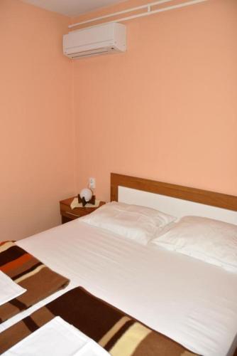 Apartments By The Sea Barbat (rab) - 14512