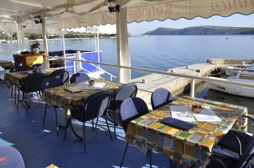 Apartments By The Sea Barbat (rab) - 14512