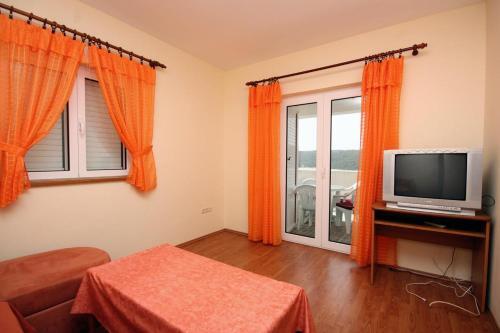 Apartments With A Parking Space Kampor (rab) - 5018