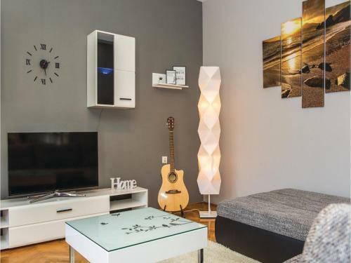 Three-bedroom Holiday Home In Radosic/lecevica