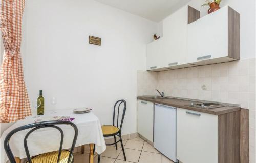 One-bedroom Apartment In Rasopasno