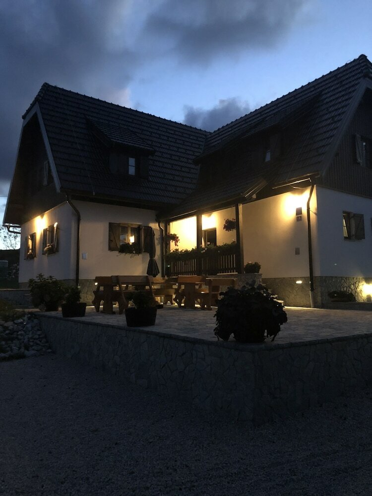 Hostal House Flora