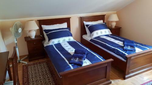 Hostal Triple Room Rava 15880d