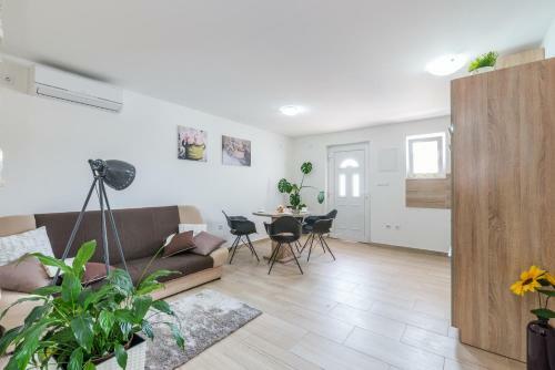 Mathieu Holiday Home
