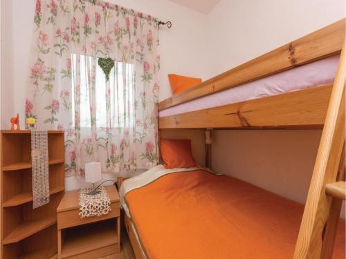 Two-bedroom Apartment In Razanac