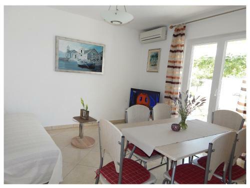 Apartments Nedjeljka