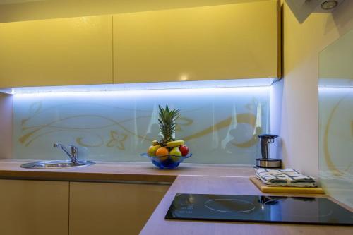 Apartments With Wifi Rijeka - 15901