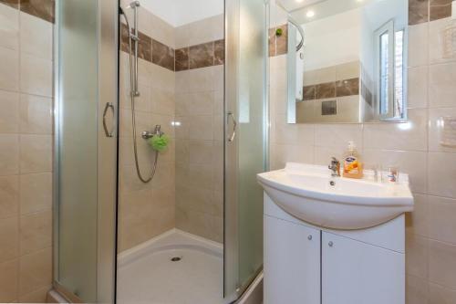 Apartments By The Sea Rijeka - 13293