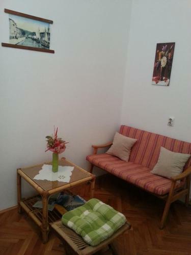 Apartments By The Sea Rijeka - 13746