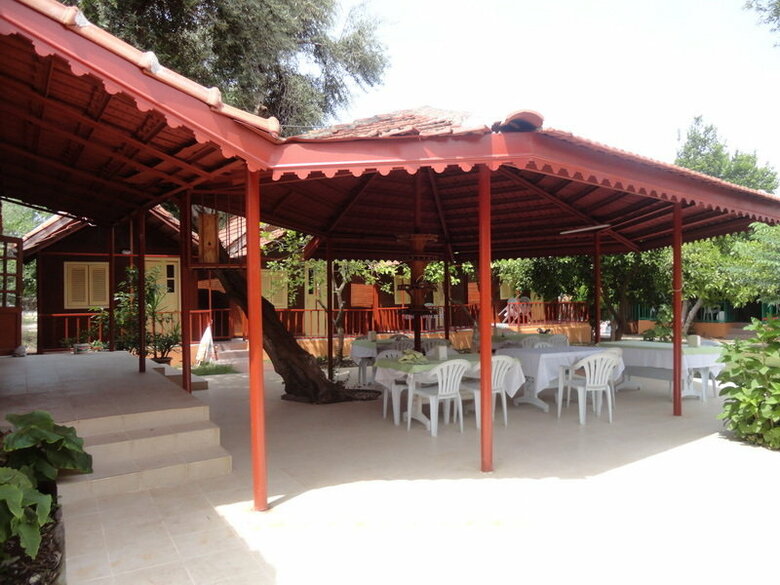 Toll Hotel