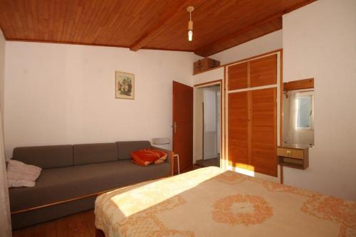 Apartments By The Sea Rogoznica - 1090