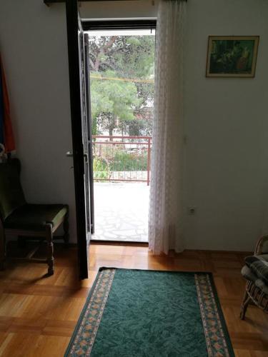 Apartments By The Sea Rogoznica - 13357