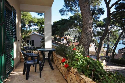 Apartments By The Sea Rogoznica - 3196