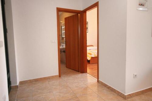 Apartments By The Sea Rogoznica - 3262