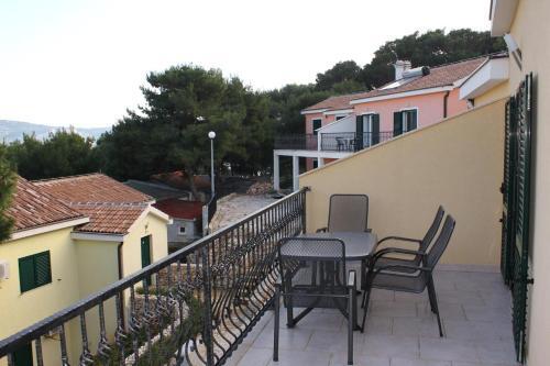 Apartments By The Sea Rogoznica - 3262