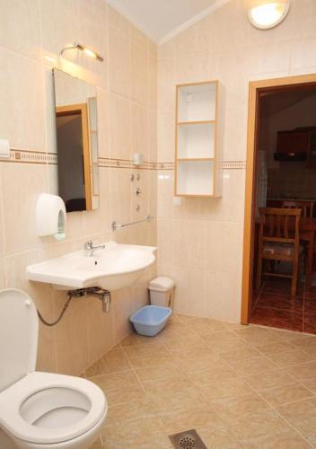 Apartments By The Sea Rogoznica - 3262