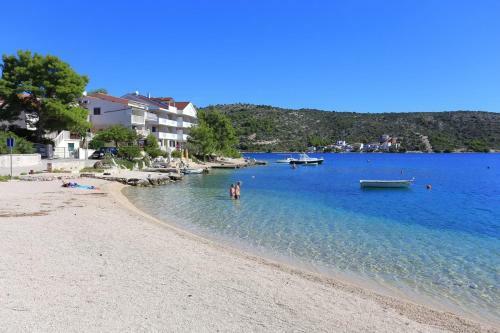 Apartments By The Sea Rogoznica - 3265