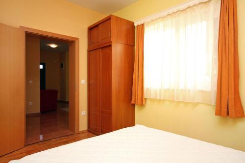 Apartments By The Sea Rogoznica - 3199