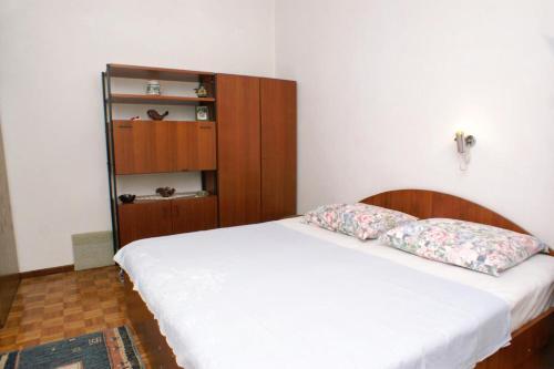 Apartments By The Sea Rogoznica - 1092