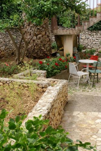 Apartments By The Sea Rogoznica - 1092